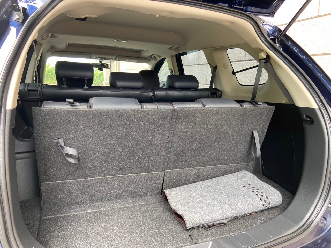 實車實價 FB搜尋【誠信小邱 專業中古車經理人】全額貸款低利率0元交車  第19張相片