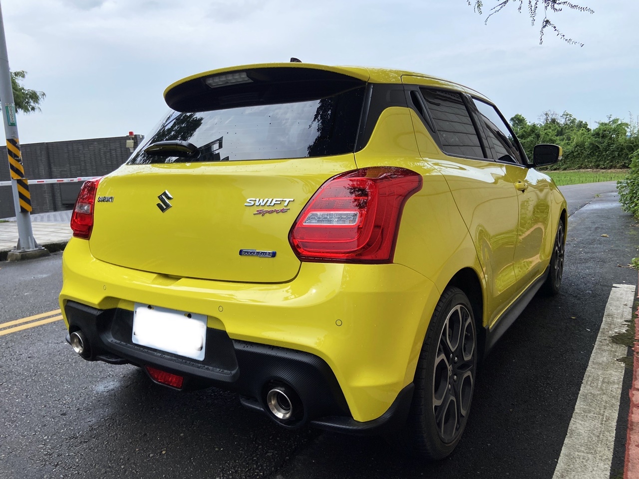 實車實價 FB搜尋【誠信小邱 專業中古車經理人】全額貸款低利率0元交車  第4張相片