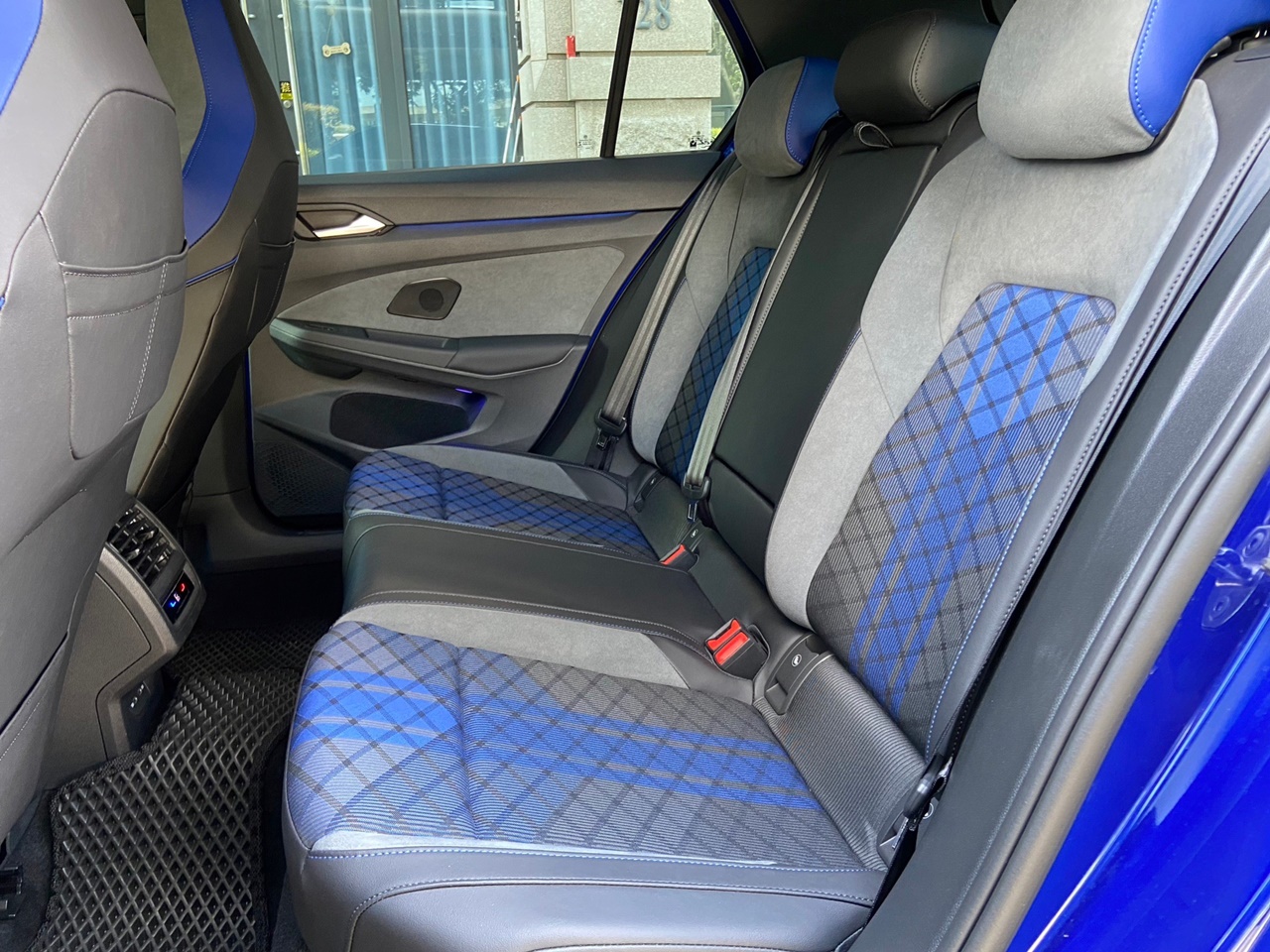 實車實價 FB搜尋【誠信小邱 專業中古車經理人】全額貸款低利率  第15張相片