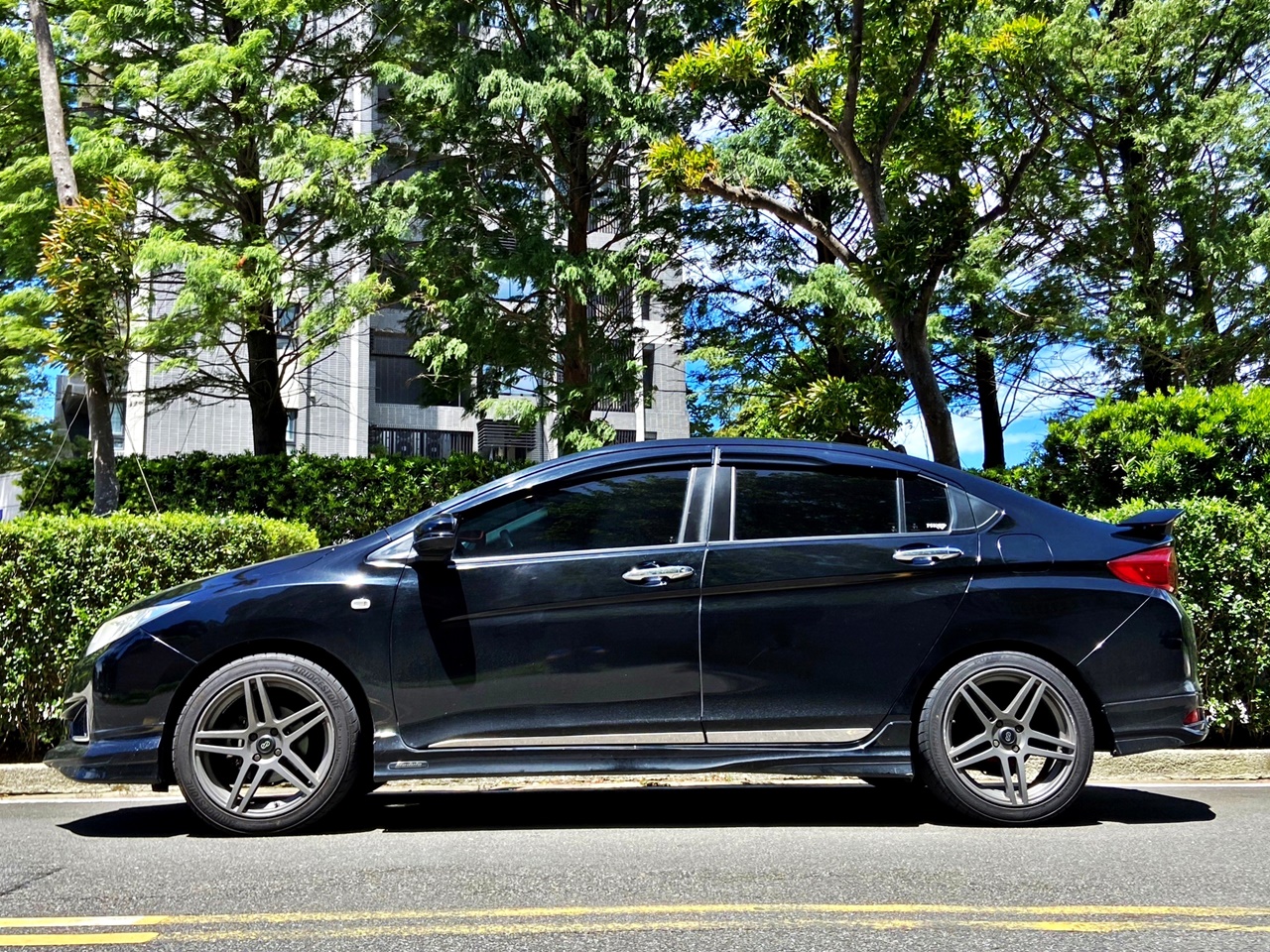 實車實價 FB搜尋【誠信小邱 專業中古車經理人】全額貸款低利率  第11張相片