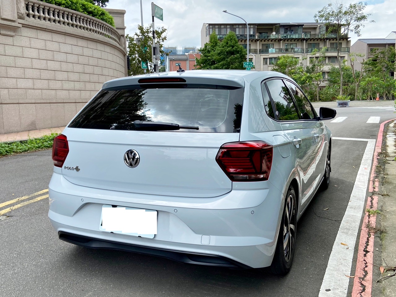 實車實價 FB搜尋【誠信小邱 專業中古車經理人】全額貸款低利率  第4張相片