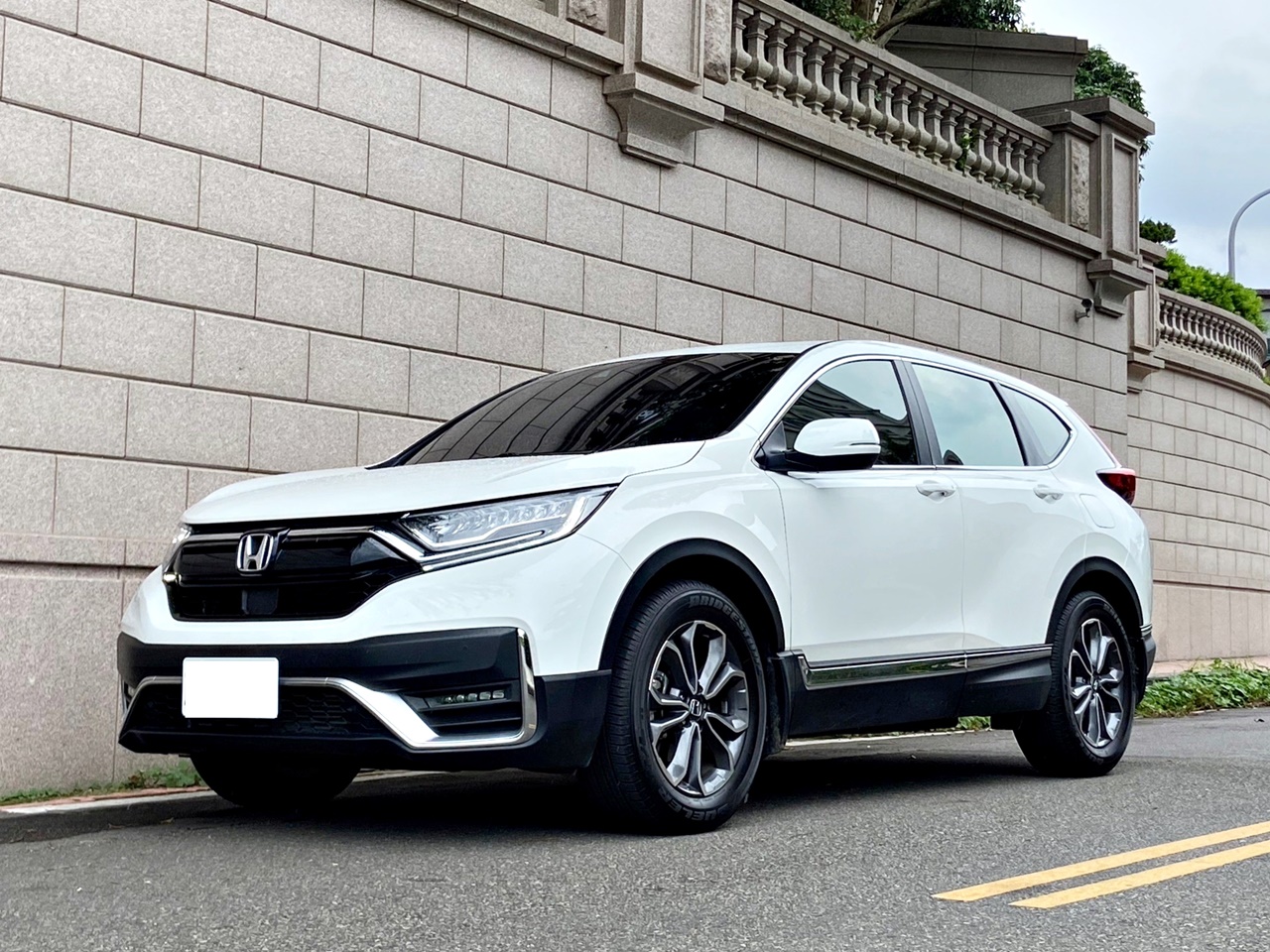 實車實價 FB搜尋【誠信小邱 專業中古車經理人】全額貸款低利率  第1張相片