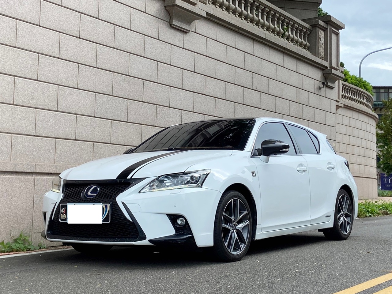 實車實價 FB搜尋【誠信小邱 專業中古車經理人】全額貸款低利率  第1張相片