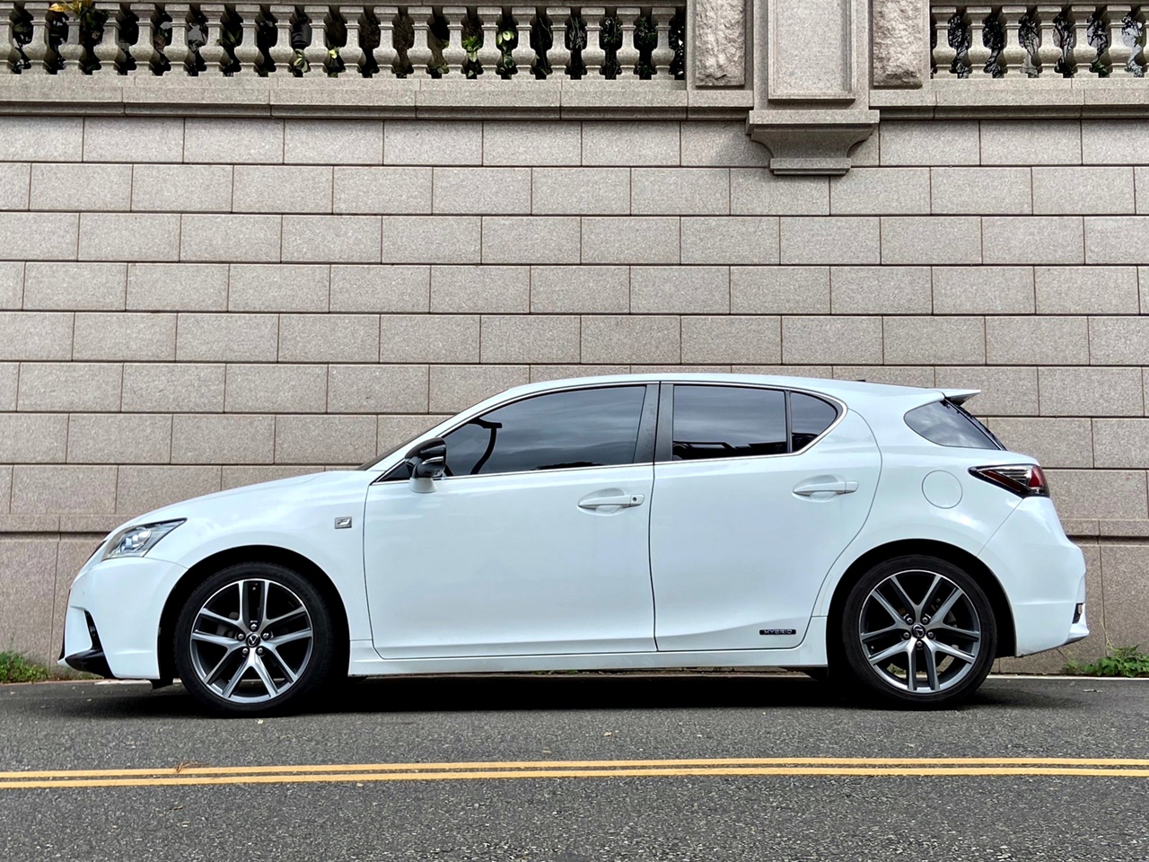 實車實價 FB搜尋【誠信小邱 專業中古車經理人】全額貸款低利率  第3張相片