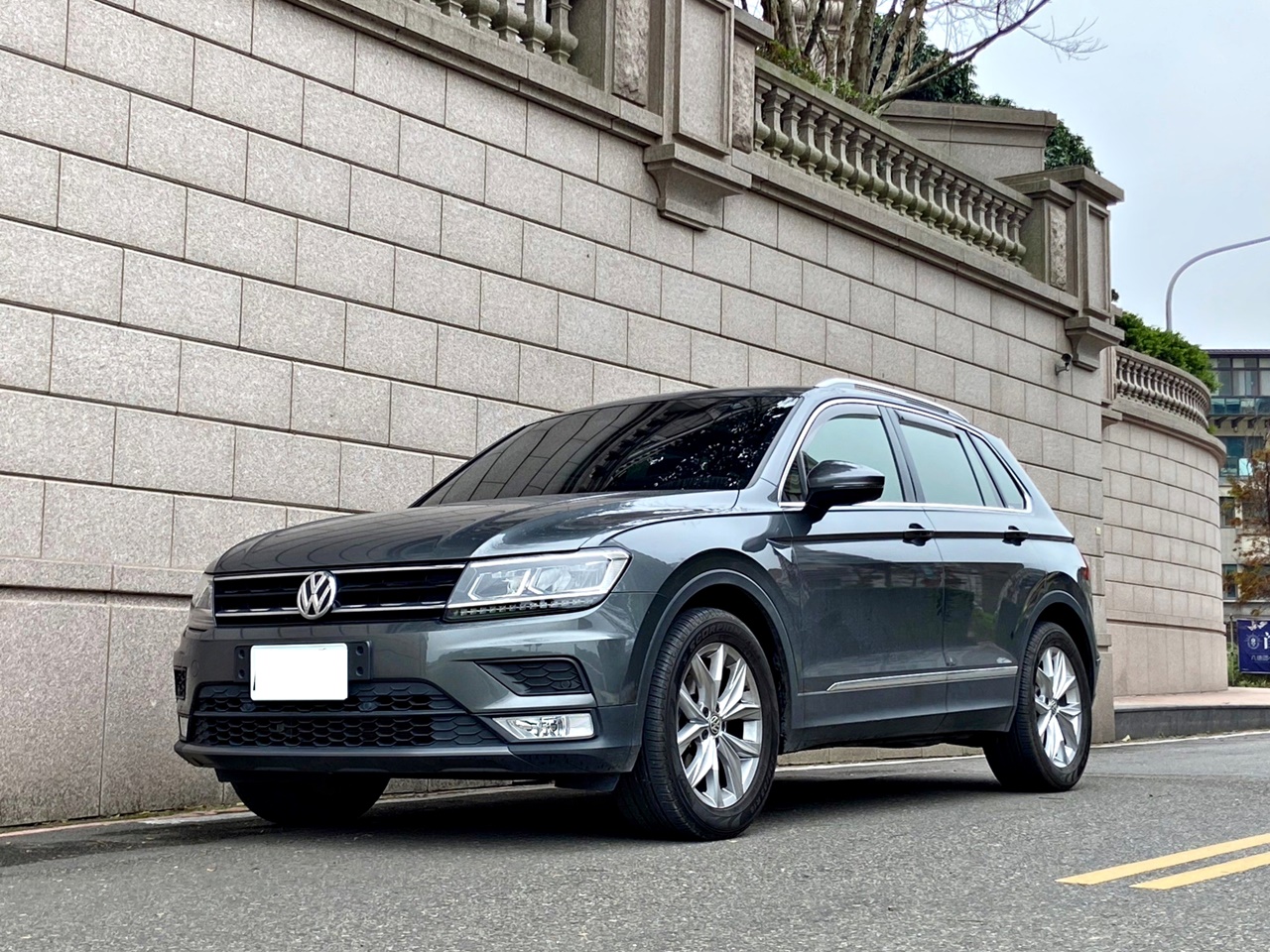 FB搜尋【誠信小邱專業中古車經理人】全額貸 免頭款 低利率 / 職軍貸優惠  第1張相片