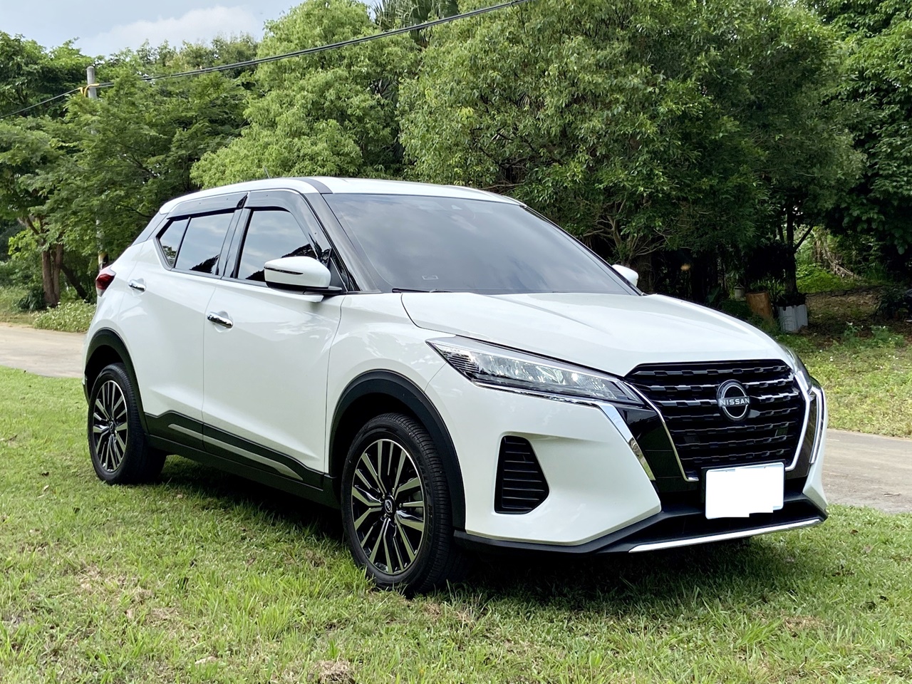 FB搜尋【誠信小邱專業中古車經理人】全額貸 免頭款 低利率 / 職軍貸優惠  第3張相片