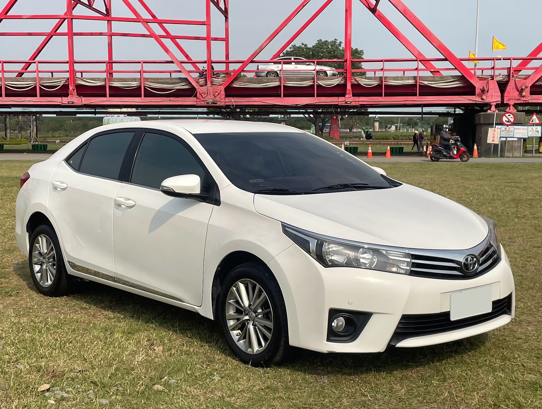 【 2014年 | Toyota Altis | 白色 】  第1張相片
