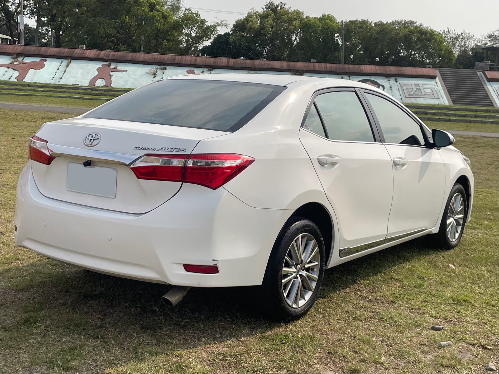 【 2014年 | Toyota Altis | 白色 】  第3張相片