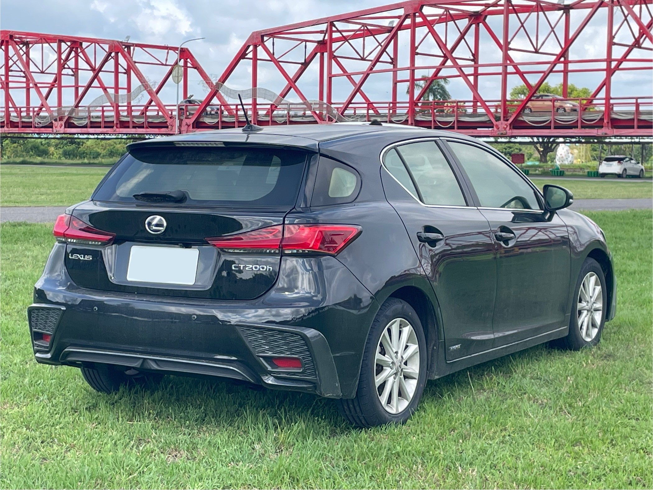 2013年 Lexus CT200h 1.8  第2張相片