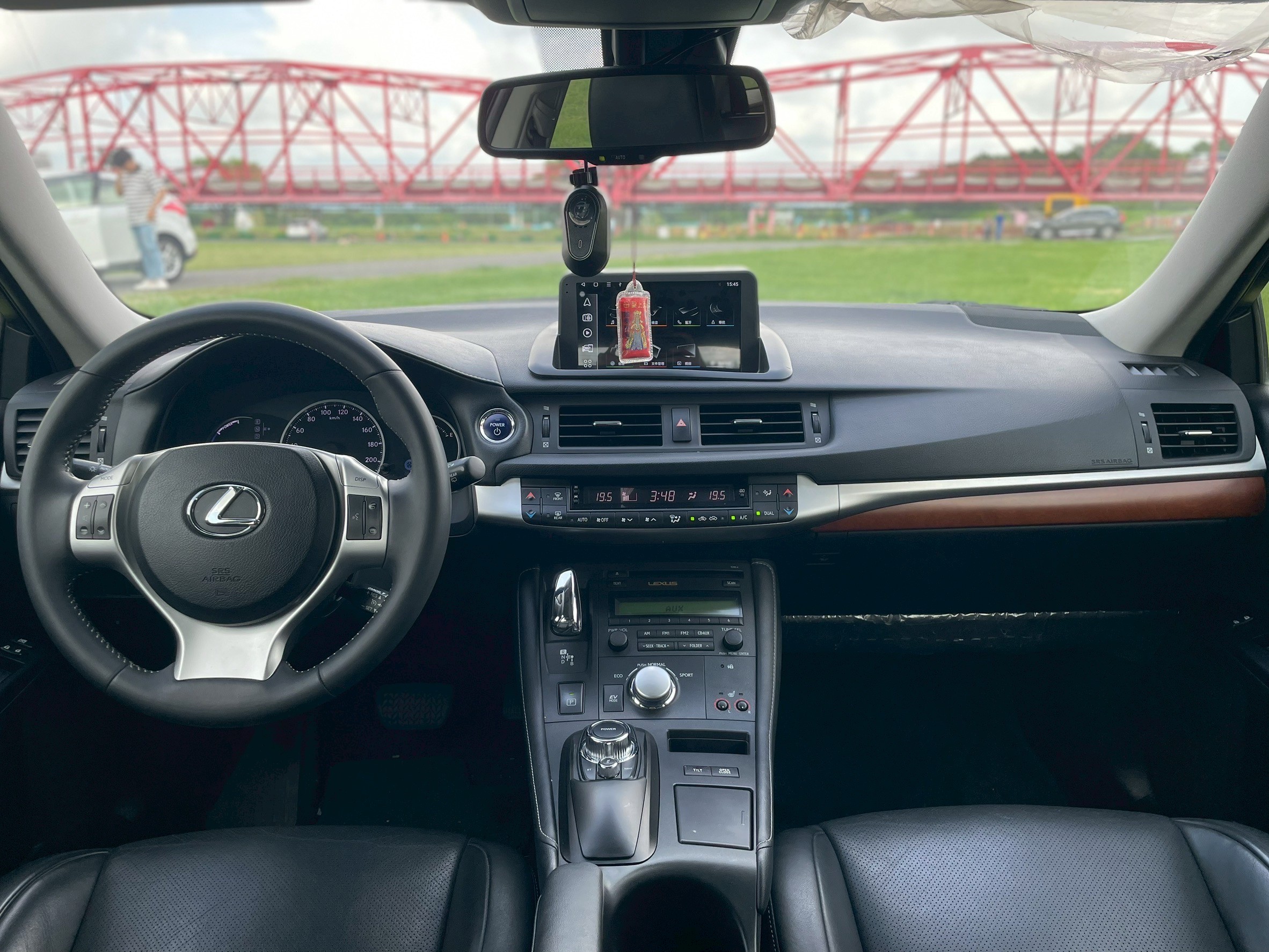 2013年 Lexus CT200h 1.8  第4張相片