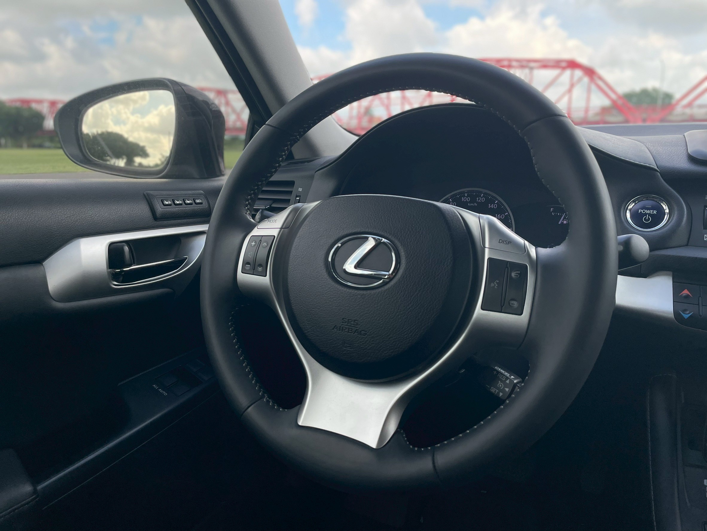 2013年 Lexus CT200h 1.8  第6張相片