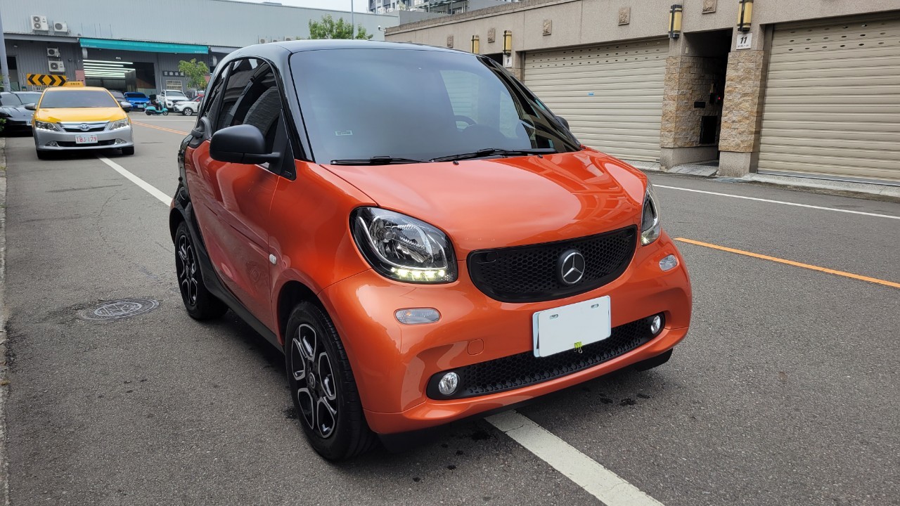 2018 SMART FORTWO PASSION 橘色跑6.4萬公里  二手車 原廠保養 低里程  第5張相片