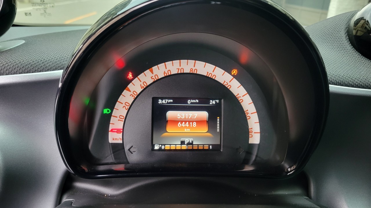 2018 SMART FORTWO PASSION 橘色跑6.4萬公里  二手車 原廠保養 低里程  第8張相片