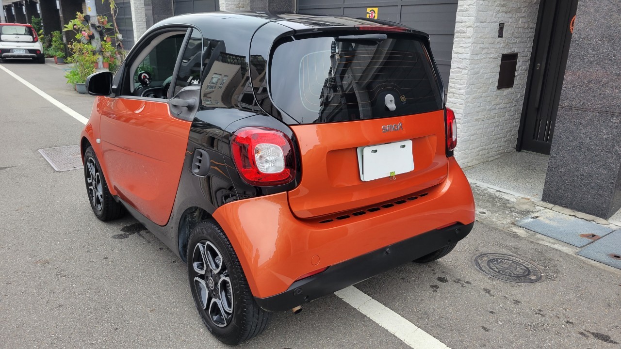 2018 SMART FORTWO PASSION 橘色跑6.4萬公里  二手車 原廠保養 低里程  第9張相片