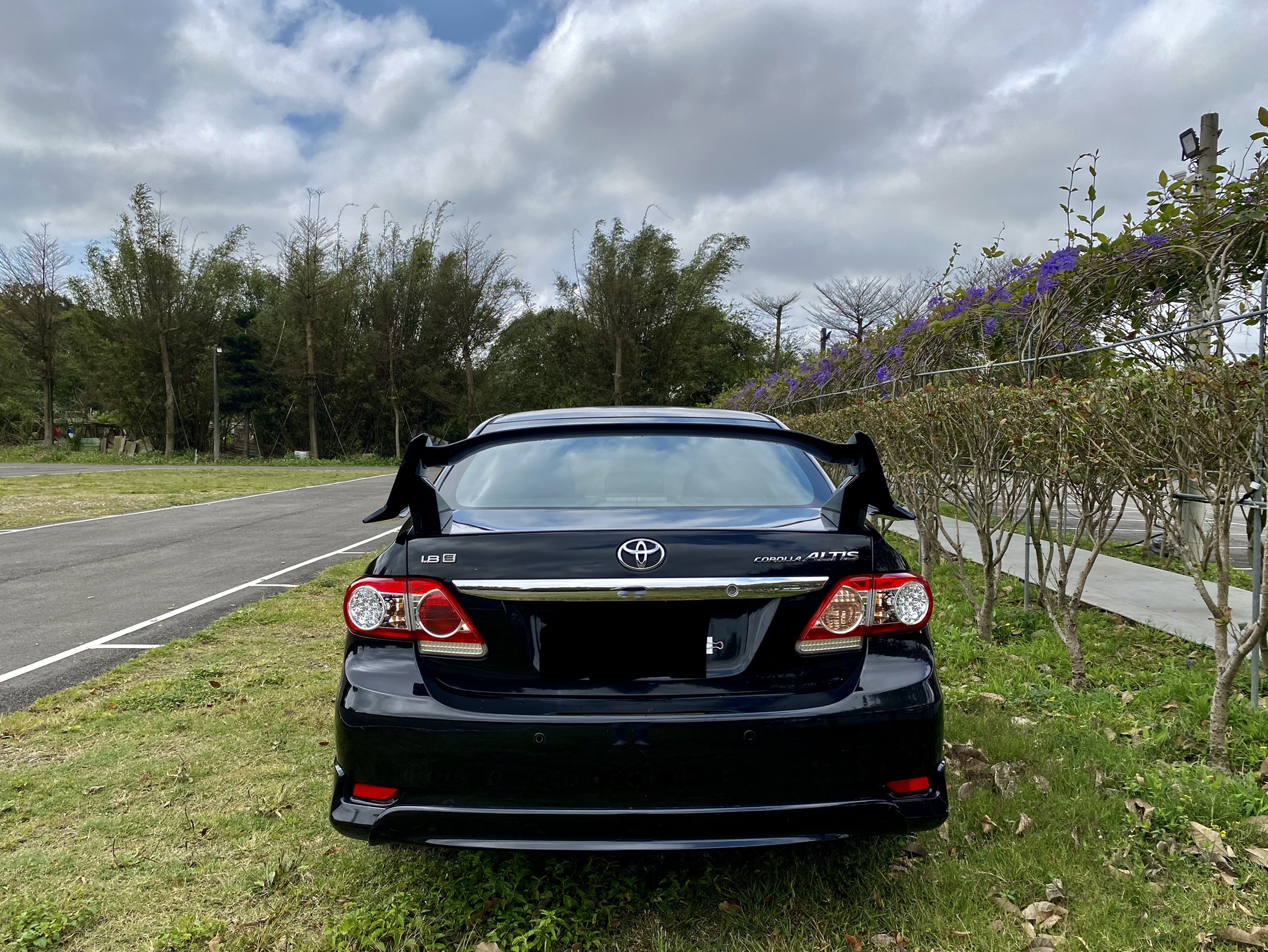 粉絲專頁搜尋：小瑋嚴選中古車 諮詢專線：0910863222同賴  第3張相片