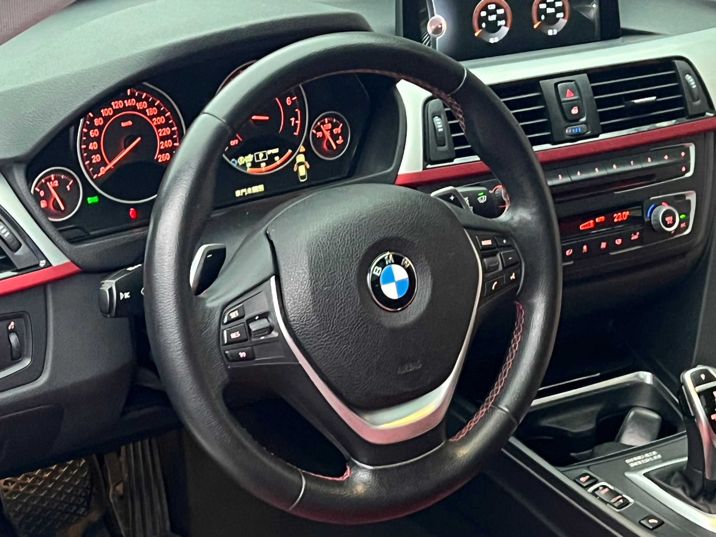 2014 BMW 328 GT 總代理，紅內裝運動版，無訂金試乘！0916 878 949 洪先生  第14張相片