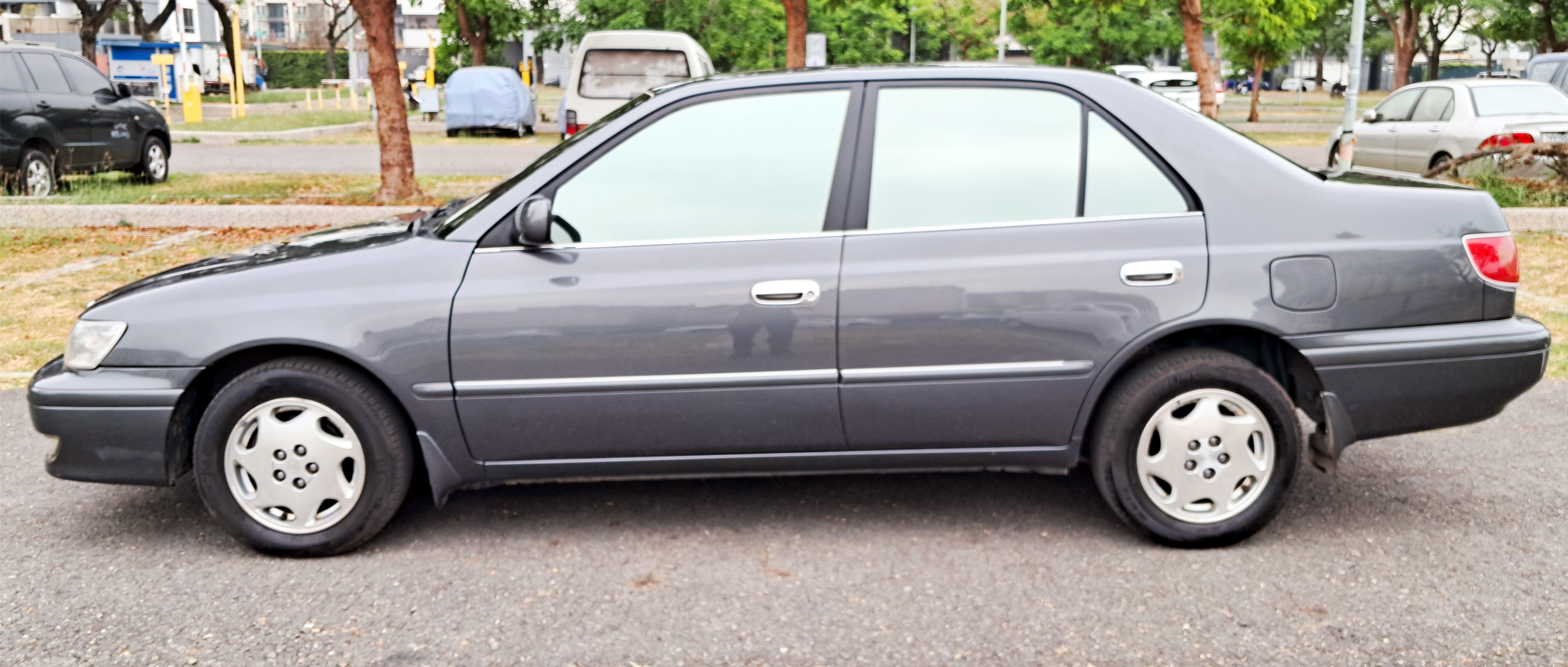 1999年 豐田 Toyota premio 2.0 自售 車況佳 無事故 無待修 無調錶 好開  第2張相片