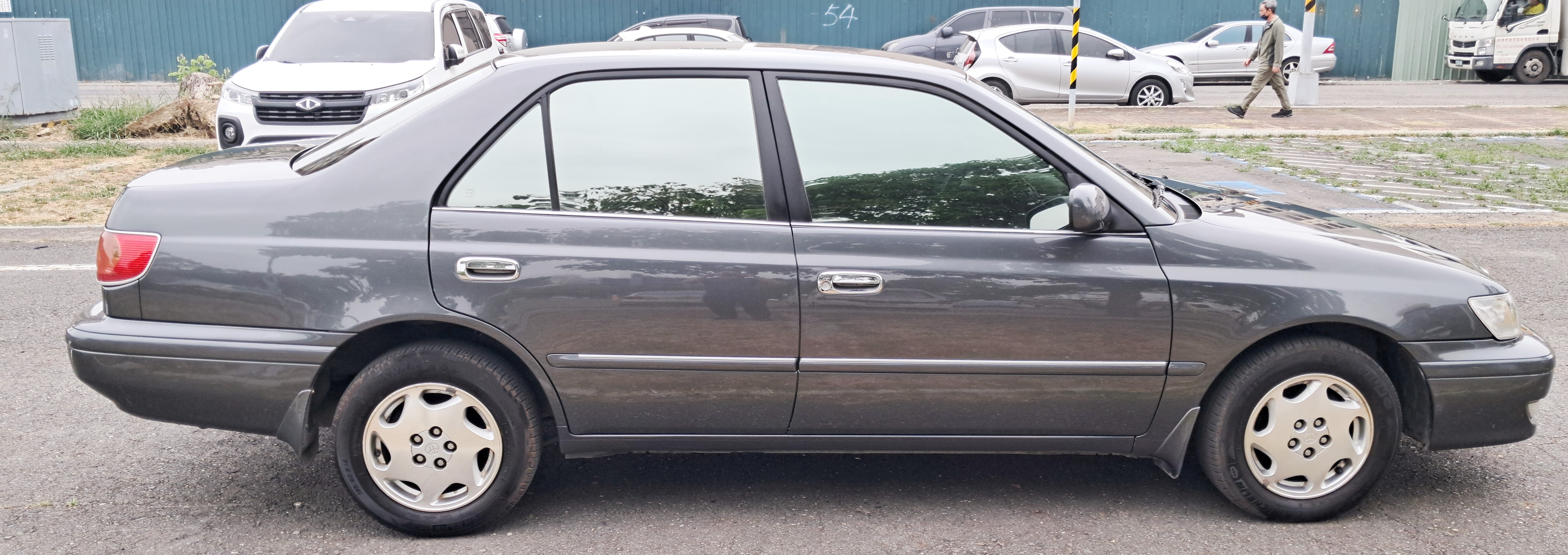 1999年 豐田 Toyota premio 2.0 自售 車況佳 無事故 無待修 無調錶 好開  第3張相片