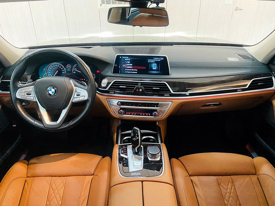  BMW 750Li 4.4  第12張相片