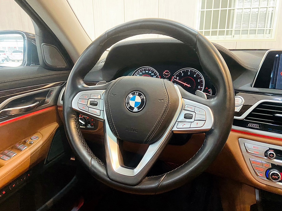  BMW 750Li 4.4  第13張相片