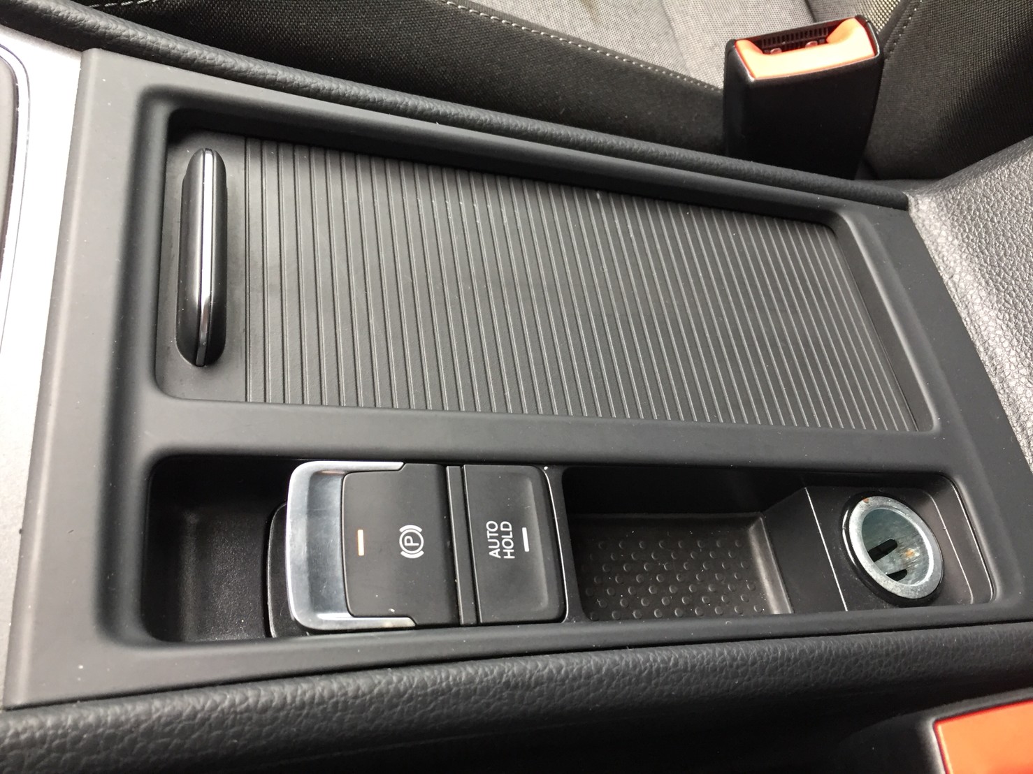 車況保證 , 可貸款 買車找杰森幫您節省時間及荷包 0972-040-808 杰森  第6張相片