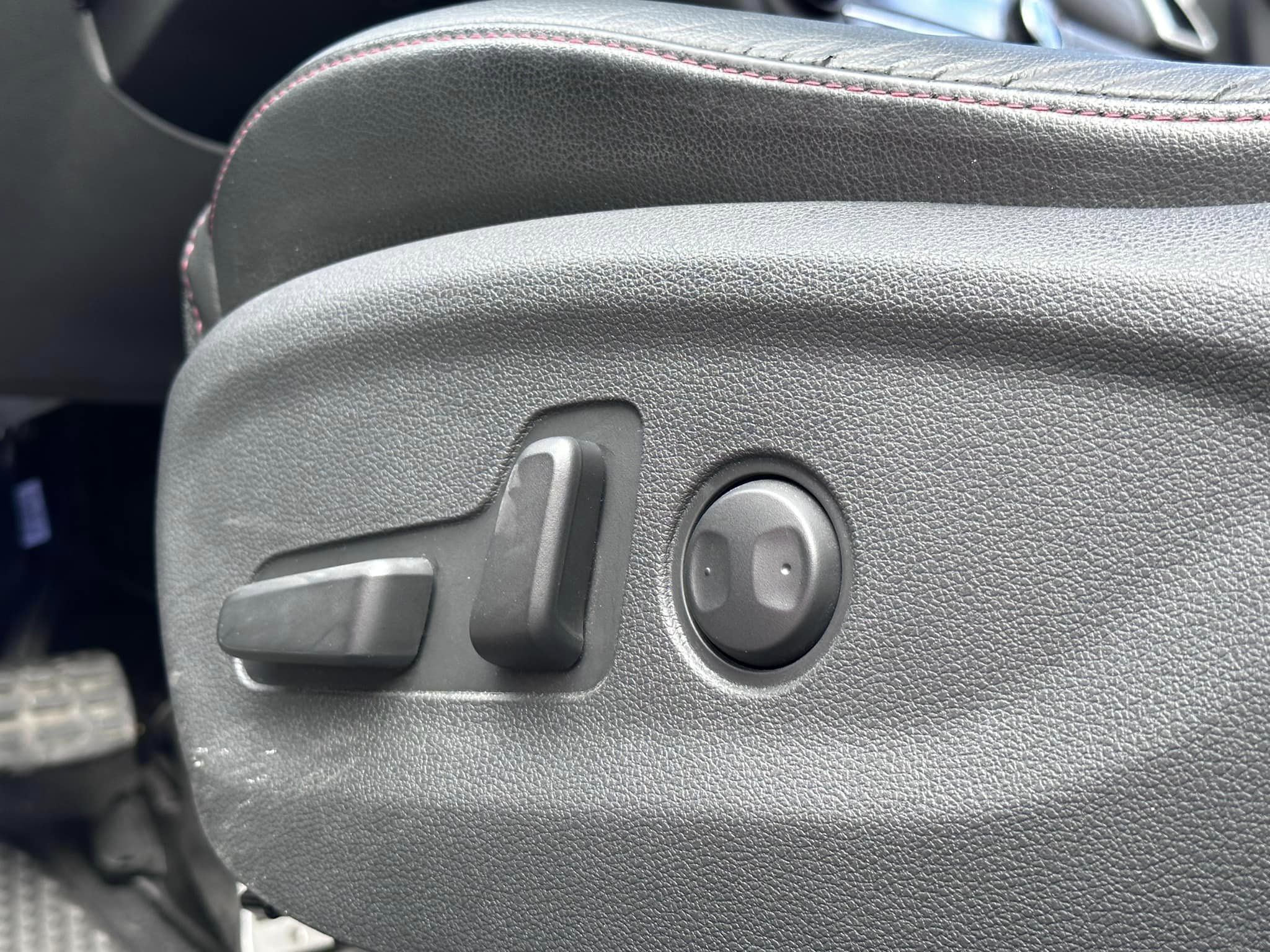 車況保證 , 可貸款 買車找杰森幫您節省時間及荷包 0972-040-808 杰森  第9張相片