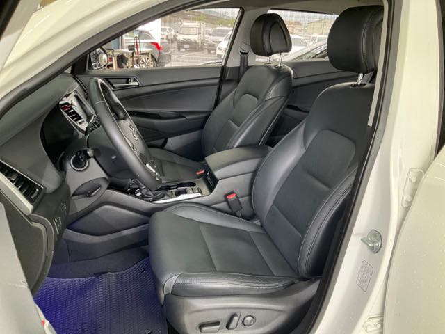 2018 HYUNDAI TUCSON 2.0L 魅力版 柴油 9.3萬公里 2WD NT$300,000  第4張相片