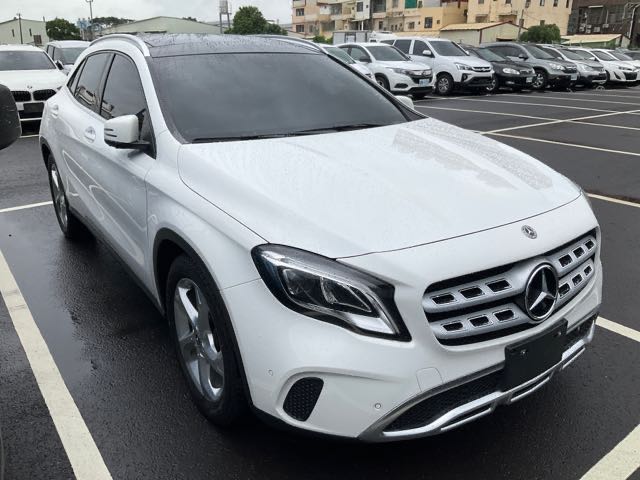 2018 Mercedes-Benz gla200 1.6l 8.1萬公里 NT$800,000 PT0974  第1張相片