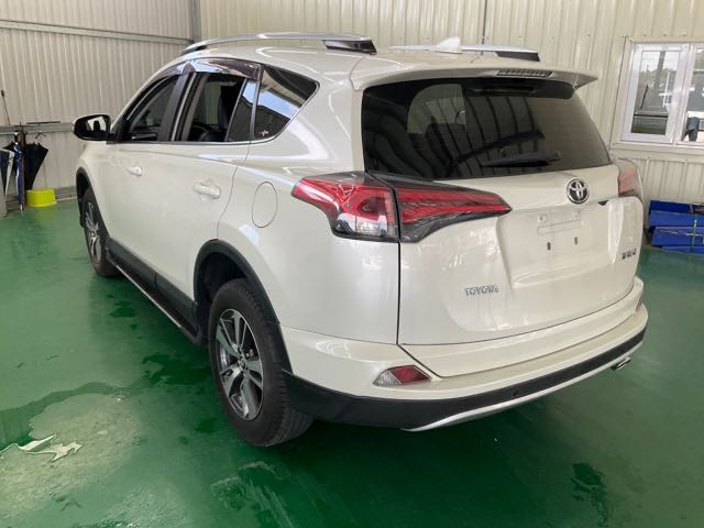 2015 TOYOTA RAV4 E版 2.5L(2.0的稅金) 2WD 12.7萬公里 NT$290,000  第9張相片