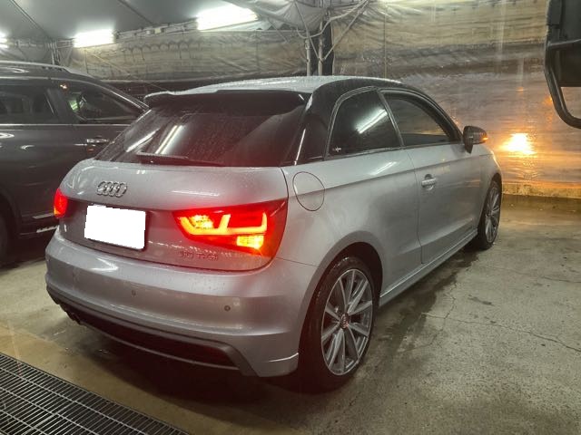 2014 Audi a1 30tfsi 1.4l 銀黑色 2.3萬公里 s-line版 NT$220,000 PT0974  第5張相片