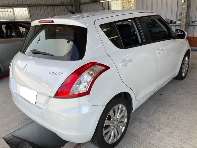 2012 SUZUKI SWIFT 1.4L 6.4萬公里 摸門解鎖 NT$120,000 LINE:PT0974  第9張相片