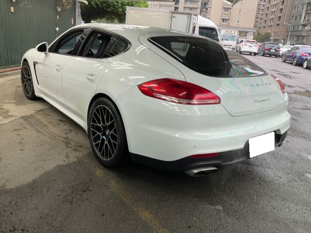 2015 PORSCHE PANAMERA4 3.6L 9.7萬公里 NT$850,000 PT0974  第5張相片