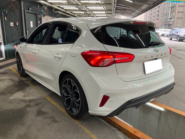 2020 FORD FOCUS 5門 ST-LINE Lommel 1.5L 7.6萬公里 NT$450,000 LINE:PT0974  第13張相片