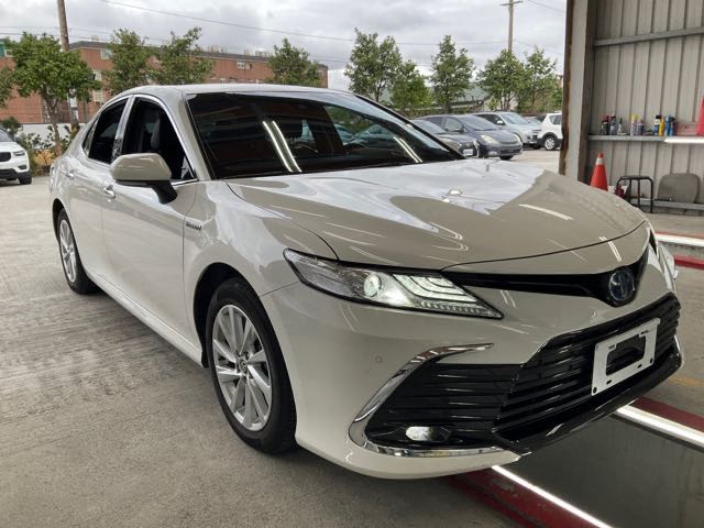 2021 TOYOTA CARMRY HYBRID 2.5L 尊爵版 5.5萬公里 NT$720,000 LINE:PT0974 #汽車#中古車#新車#原廠#二手車  第1張相片