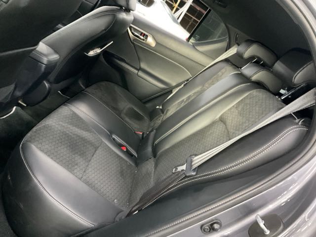 2015 LEXUS CT200H 1.8L 2.9萬公里 F-SPORT 電池健康 NT$450,000 有第三方認證，無待修、無泡水、無事故、三大保固  LINE:PT0974  #汽車#中古車#新車#原廠#代理商#貿易商#新古車#買車  第4張相片