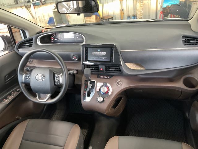 2022 TOYOTA SIENTA 1.8L 1.3萬公里 豪華+版本 有電滑門 NT$370,000 有第三方認證，無待修、無泡水、無事故、三大保固  LINE:PT0974  #汽車#中古車#新車#原廠#代理商#貿易商#新古車#買車  第2張相片