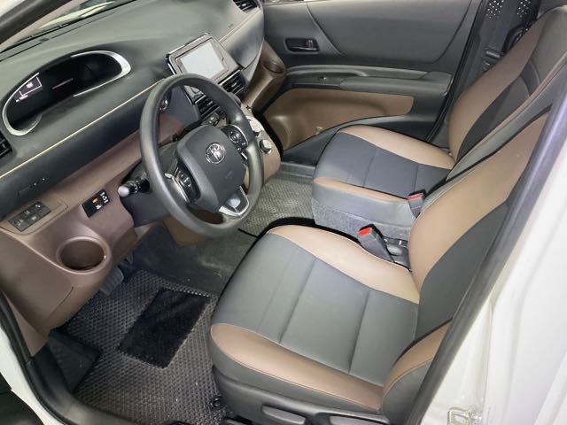 2022 TOYOTA SIENTA 1.8L 1.3萬公里 豪華+版本 有電滑門 NT$370,000 有第三方認證，無待修、無泡水、無事故、三大保固  LINE:PT0974  #汽車#中古車#新車#原廠#代理商#貿易商#新古車#買車  第3張相片
