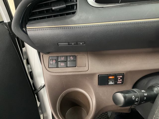 2022 TOYOTA SIENTA 1.8L 1.3萬公里 豪華+版本 有電滑門 NT$370,000 有第三方認證，無待修、無泡水、無事故、三大保固  LINE:PT0974  #汽車#中古車#新車#原廠#代理商#貿易商#新古車#買車  第6張相片