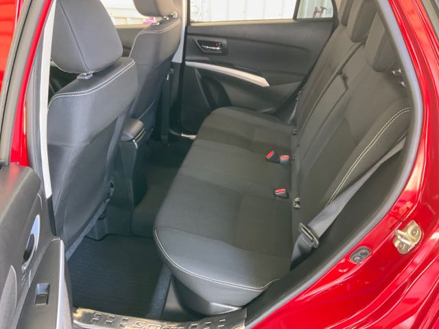 2017 SUZUKI SX4 GLX 1.4L 8.3萬公里 NT$160,000 有第三方認證，無待修、無泡水、無事故、三大保固  LINE:PT0974  #汽車#中古車#新車#原廠#代理商#貿易商#新古車#買車#賣車#五股#新北市  第3張相片