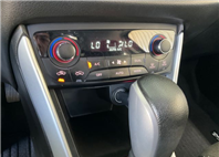 2017 SUZUKI SX4 GLX 1.4L 8.3萬公里 NT$160,000 有第三方認證，無待修、無泡水、無事故、三大保固  LINE:PT0974  #汽車#中古車#新車#原廠#代理商#貿易商#新古車#買車#賣車#五股#新北市  第4張縮圖
