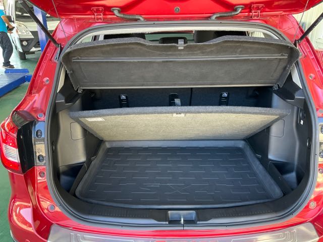 2017 SUZUKI SX4 GLX 1.4L 8.3萬公里 NT$160,000 有第三方認證，無待修、無泡水、無事故、三大保固  LINE:PT0974  #汽車#中古車#新車#原廠#代理商#貿易商#新古車#買車#賣車#五股#新北市  第6張相片