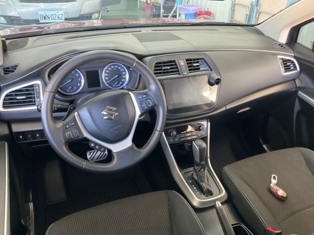 2017 SUZUKI SX4 GLX 1.4L 8.3萬公里 NT$160,000 有第三方認證，無待修、無泡水、無事故、三大保固  LINE:PT0974  #汽車#中古車#新車#原廠#代理商#貿易商#新古車#買車#賣車#五股#新北市  第8張相片