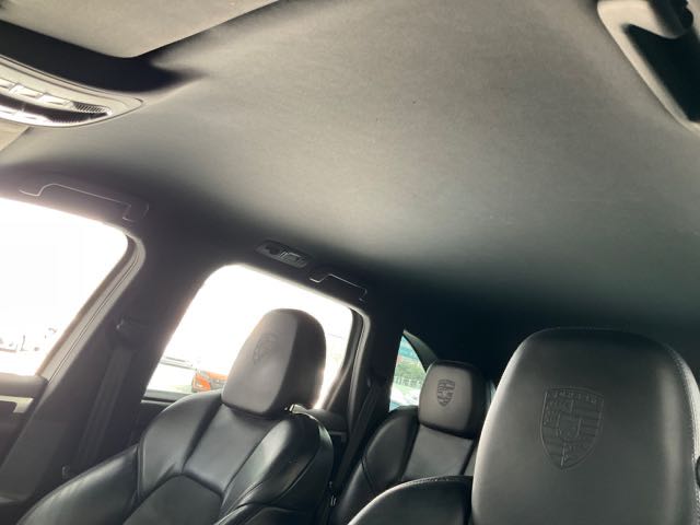 2016 Porsche cayenne 3.0l 柴油 10.7萬公里 總代理 NT$970,000  有第三方認證，無待修、無泡水、無事故、三大保固  LINE:PT0974  #汽車#中古車#新車#原廠#代理商#貿易商#新古車#買車  第5張相片