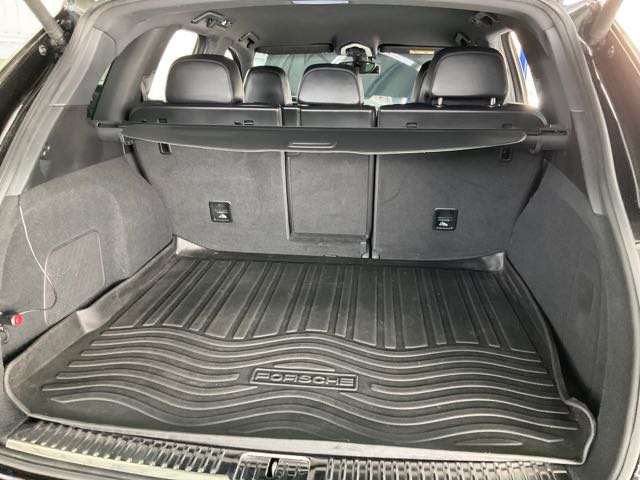 2016 Porsche cayenne 3.0l 柴油 10.7萬公里 總代理 NT$970,000  有第三方認證，無待修、無泡水、無事故、三大保固  LINE:PT0974  #汽車#中古車#新車#原廠#代理商#貿易商#新古車#買車  第8張相片