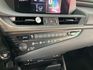 2019 LEXUS ES200 頂級版 2.0L 5.9萬 NT$820,000 有第三方認證，無待修、無泡水、無事故、三大保固  LINE:PT0974  #汽車#中古車#新車#原廠#代理商#貿易商#新古車#買車#賣車#五股#新北市  第8張縮圖