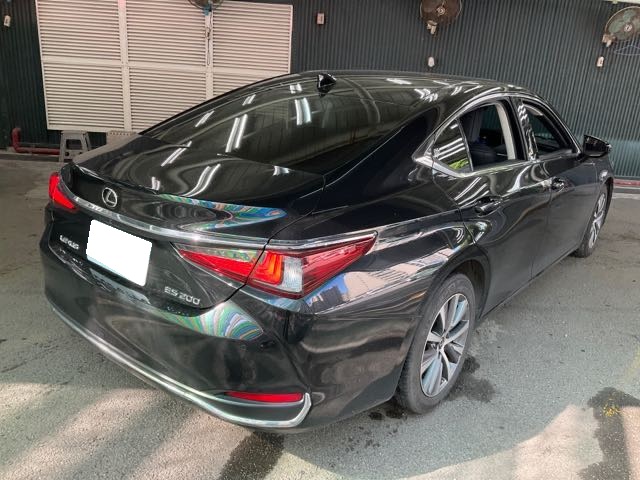 2019 LEXUS ES200 頂級版 2.0L 5.9萬 NT$820,000 有第三方認證，無待修、無泡水、無事故、三大保固  LINE:PT0974  #汽車#中古車#新車#原廠#代理商#貿易商#新古車#買車#賣車#五股#新北市  第10張相片