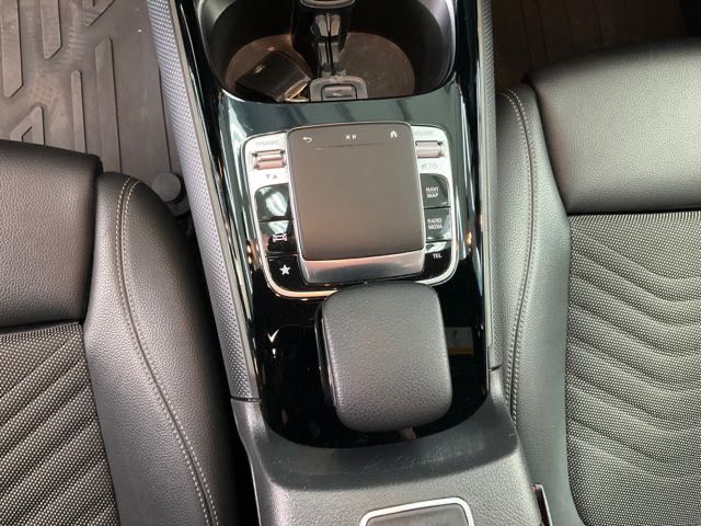 2019 BENZ B180 深灰 1.3L 4萬公里 NT$750,000 有第三方認證，無待修、無泡水、無事故、三大保固  LINE:PT0974  #汽車#中古車#新車#原廠#代理商#貿易商#新古車#買車#賣車#五股#新北市#台北市  第7張相片