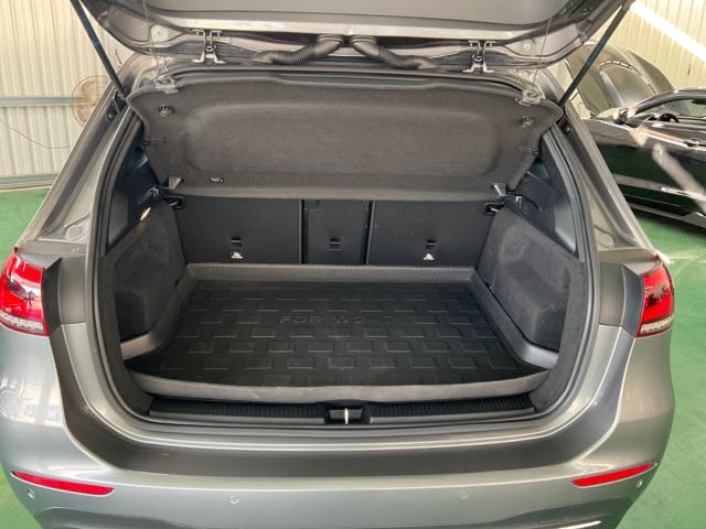 2019 BENZ B180 深灰 1.3L 4萬公里 NT$750,000 有第三方認證，無待修、無泡水、無事故、三大保固  LINE:PT0974  #汽車#中古車#新車#原廠#代理商#貿易商#新古車#買車#賣車#五股#新北市#台北市  第9張相片