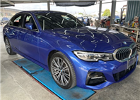 2019 BMW 320i 2.0l 1.2萬公里 NT$1,080,000 有第三方認證，無待修、無泡水、無事故、三大保固  LINE:PT0974  #汽車#中古車#新車#原廠#代理商#貿易商#新古車#買車#賣車#五股#新北市#台北市  第1張縮圖