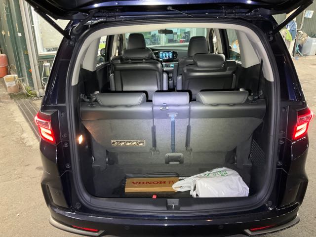 2015 HONDA ODYSSEY 深藍 2.4L APEX 七人座 13.6萬公里 NT$590,000 有第三方認證，無待修、無泡水、無事故、三大保固  LINE:PT0974  #汽車#中古車#新車#原廠#代理商#貿易商#新古車  第8張相片